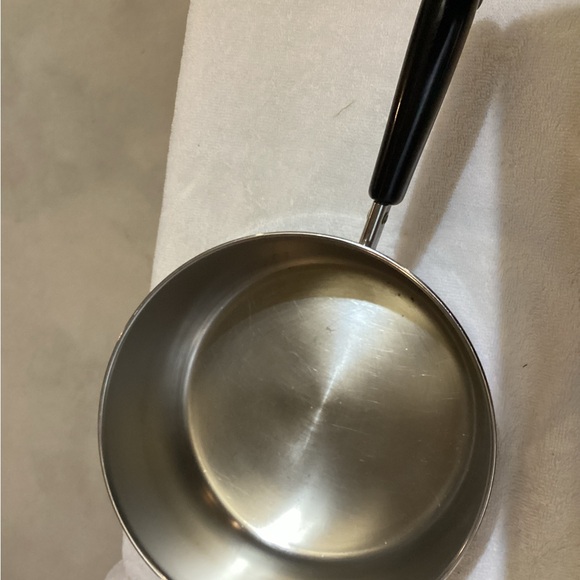 Revere Ware pot and lid - Picture 2 of 5